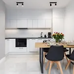 Sun Towers - Parking & Balkon - By Rent Like *
