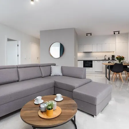 Sun Towers - Parking & Balkon - By Rent Like Lägenhet Świnoujście