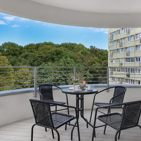 Sun Towers - Parking & Balkon - By Rent Like Lägenhet