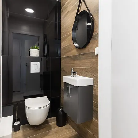 Sun Towers - Parking & Balkon - By Rent Like Lägenhet Świnoujście