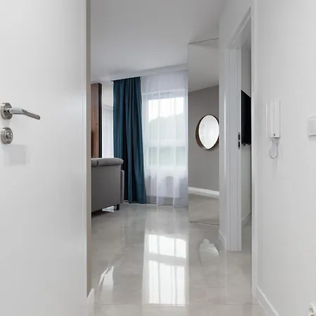 Lägenhet Sun Towers - Parking & Balkon - By Rent Like Świnoujście