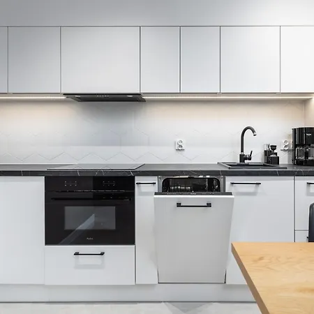 Sun Towers - Parking & Balkon - By Rent Like Lägenhet Świnoujście