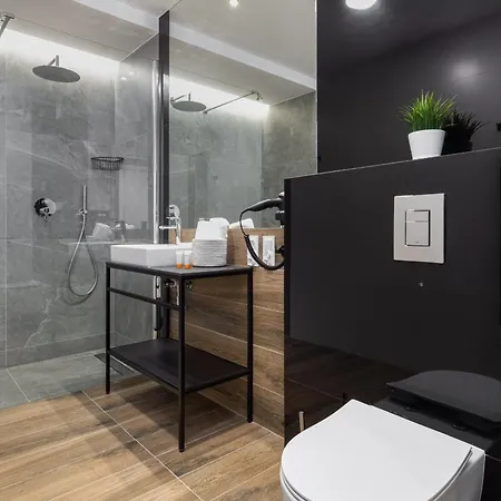 Sun Towers - Parking & Balkon - By Rent Like Lägenhet *