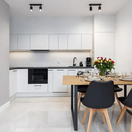 Sun Towers - Parking & Balkon - By Rent Like *