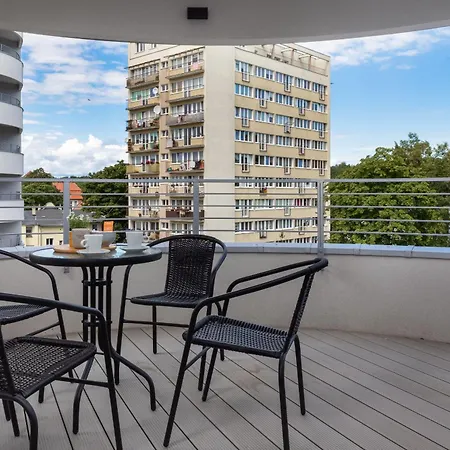 Sun Towers - Parking & Balkon - By Rent Like Lägenhet Świnoujście